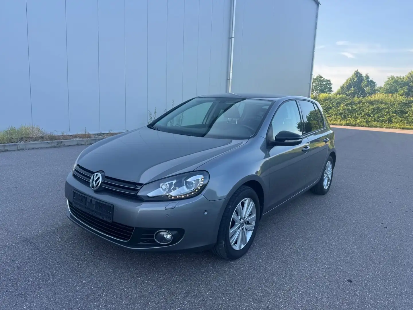 Volkswagen Golf VI Style BlueMotion/*PDC*SHZ*TOP*GARANTIE* Grau - 1