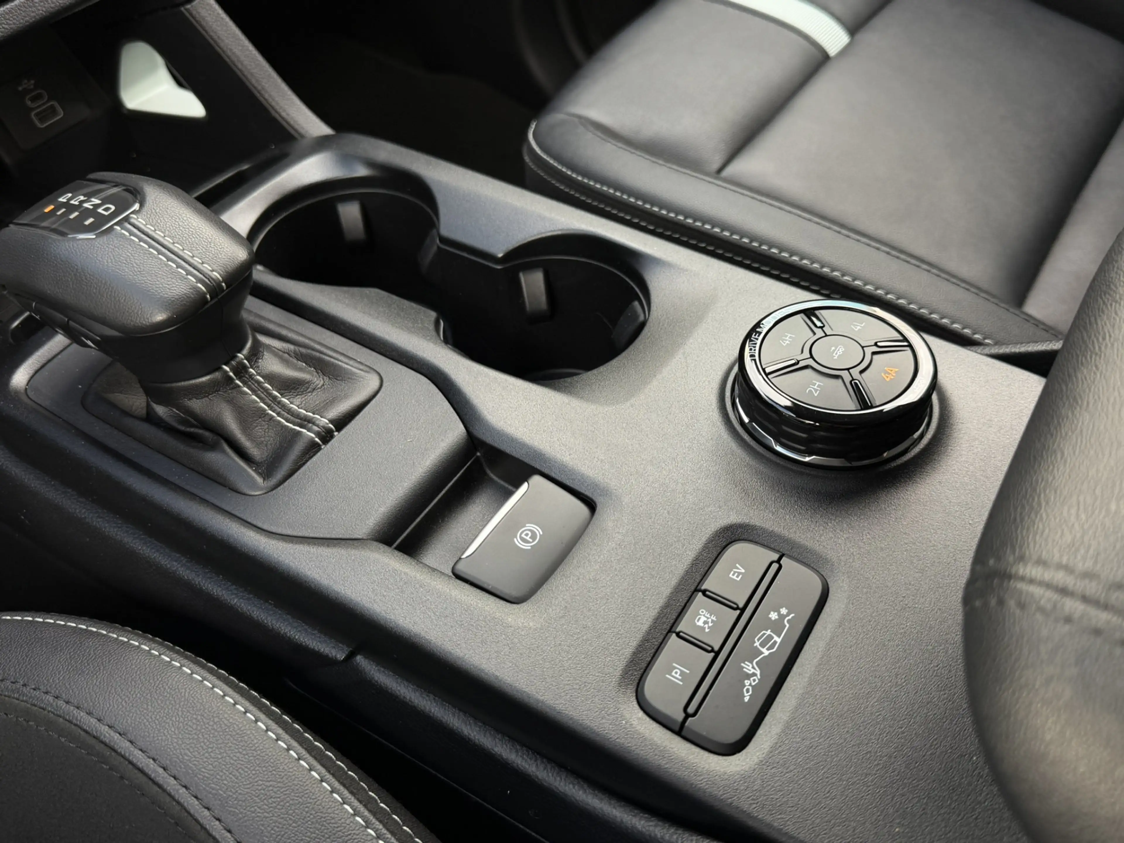 Ford Ranger Stormtrak 2.3 PHEV Double Cab — photo 15