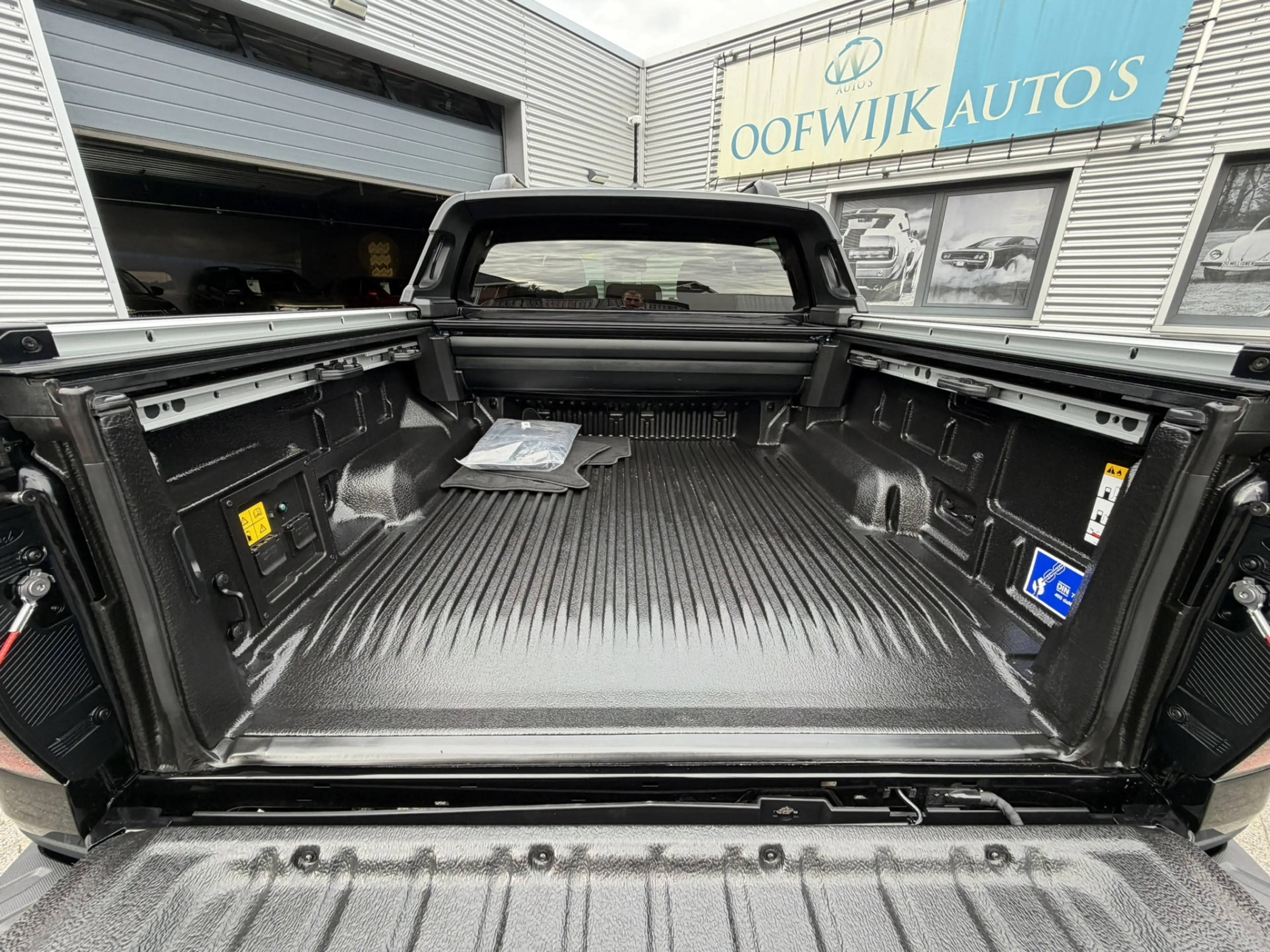 Ford Ranger Stormtrak 2.3 PHEV Double Cab — photo 24