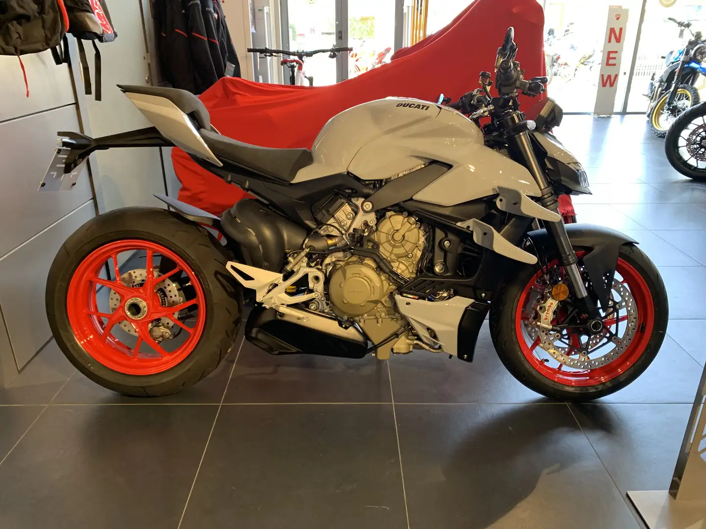 Ducati Streetfighter V4 gris nardo 2000km - 1