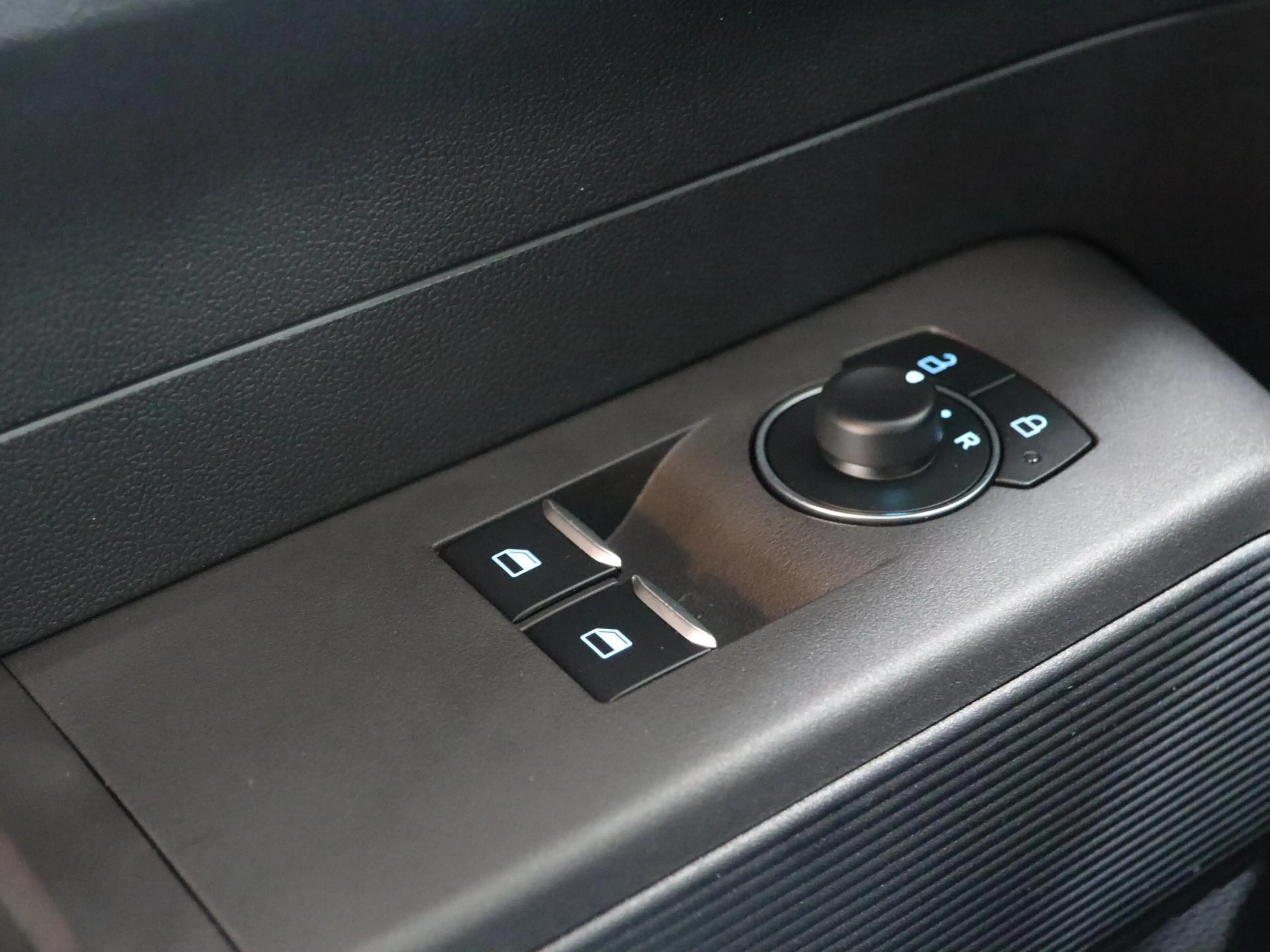Ford Transit Courier E-Transit Trend 46 kWh PARKEERSENSOREN V+A, CARPLA — photo 14