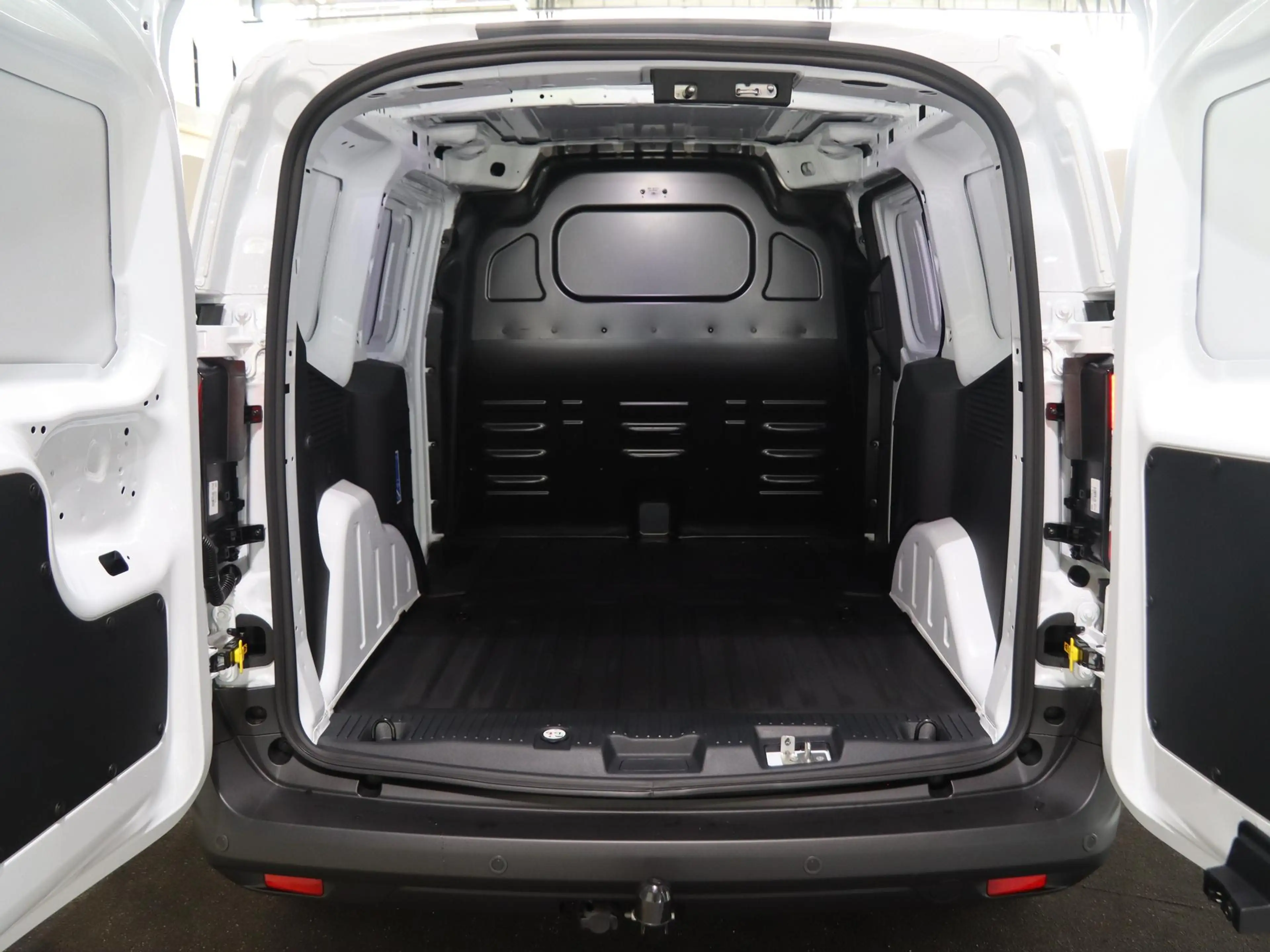Ford Transit Courier E-Transit Trend 46 kWh PARKEERSENSOREN V+A, CARPLA — photo 9
