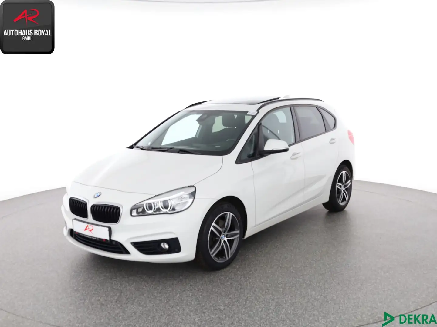 BMW Active Hybrid 7 220 Active Tourer i M SPORT LENKRAD PANO,HUD,AHK bijela - 1