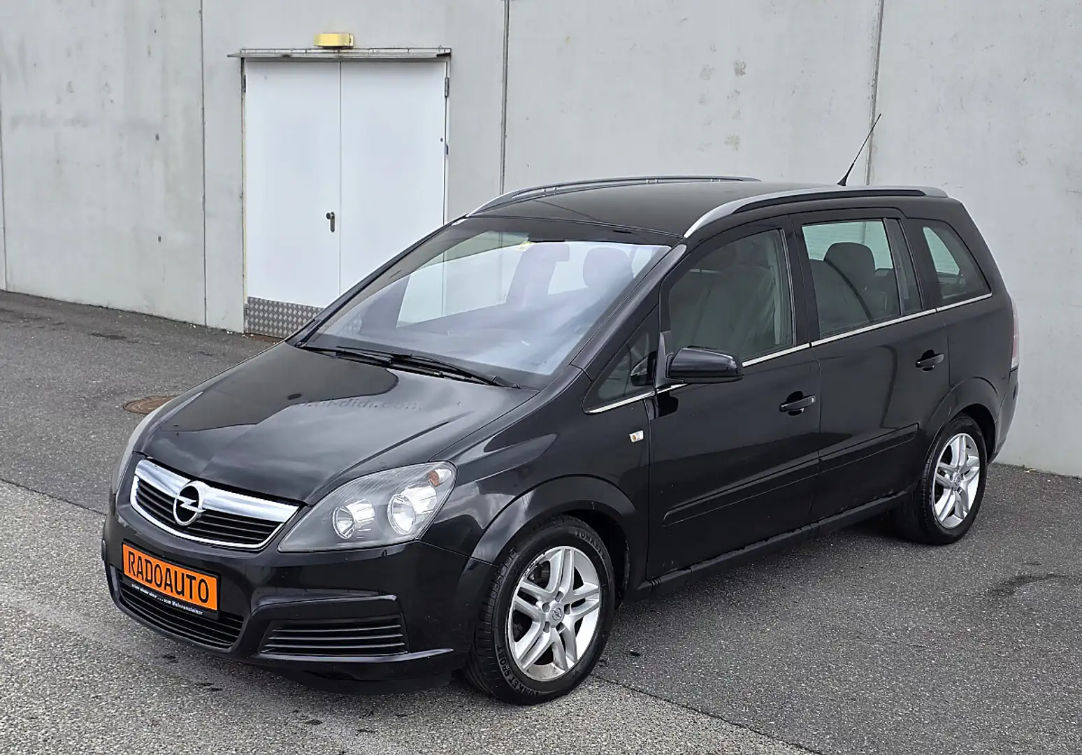 Opel Zafira Edition 1,9 CDTI Schwarz - 1