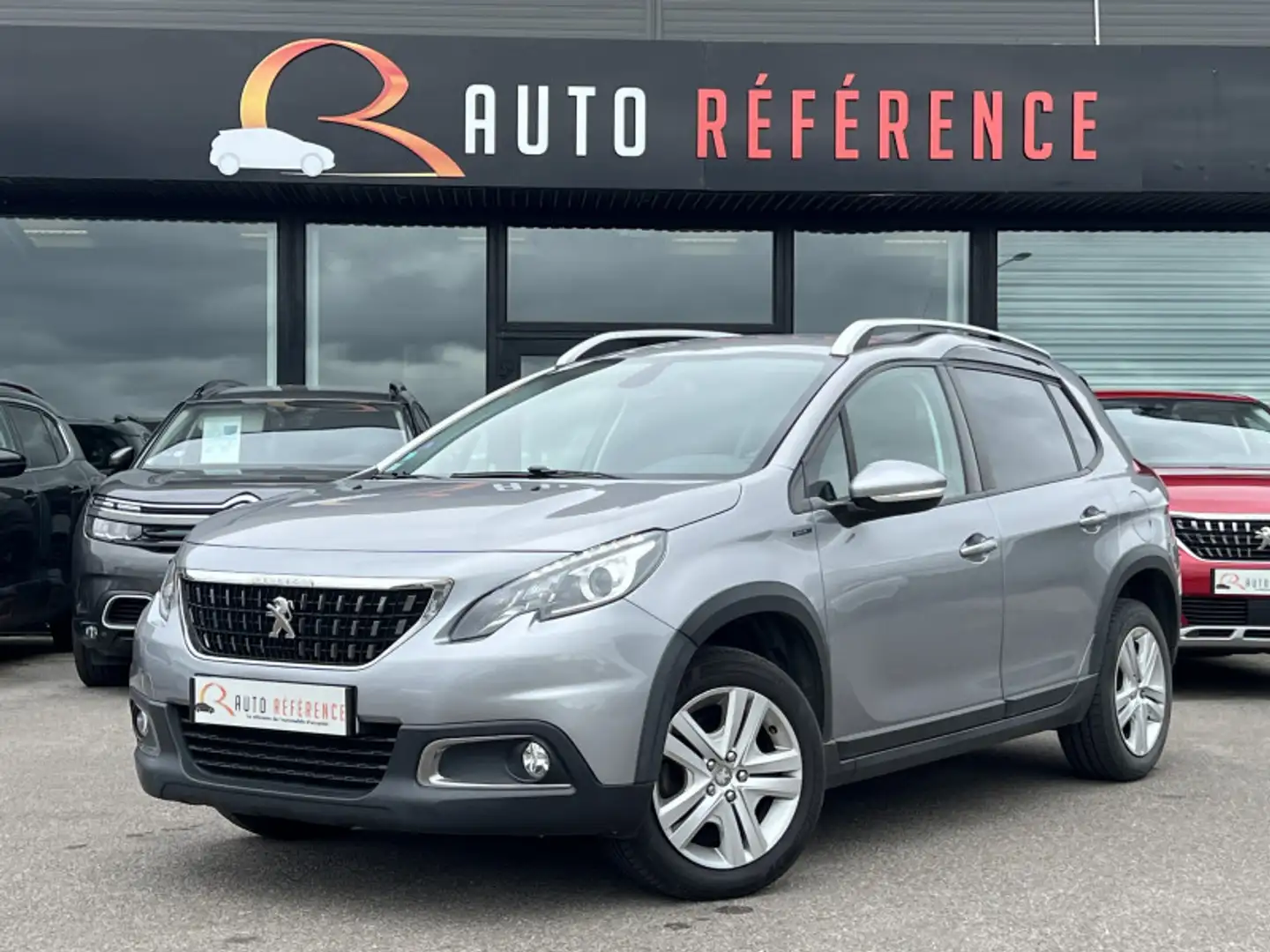 Peugeot e-2008 1.2 130 CH SIGNATURE GPS / CLIM BI-ZONE Grijs - 1