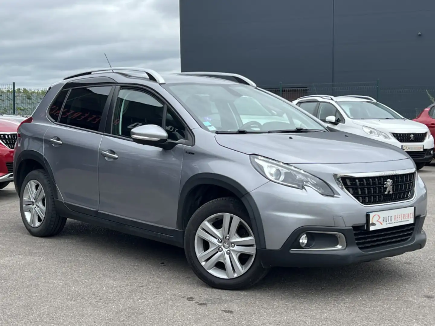 Peugeot e-2008 1.2 130 CH SIGNATURE GPS / CLIM BI-ZONE Grijs - 2