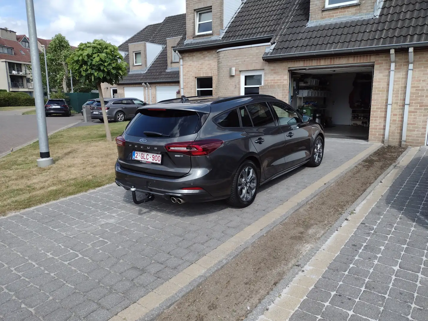 Ford Focus Focus Turnier 1.0 EcoBoost Hybrid Aut. ST DESIGN - 1