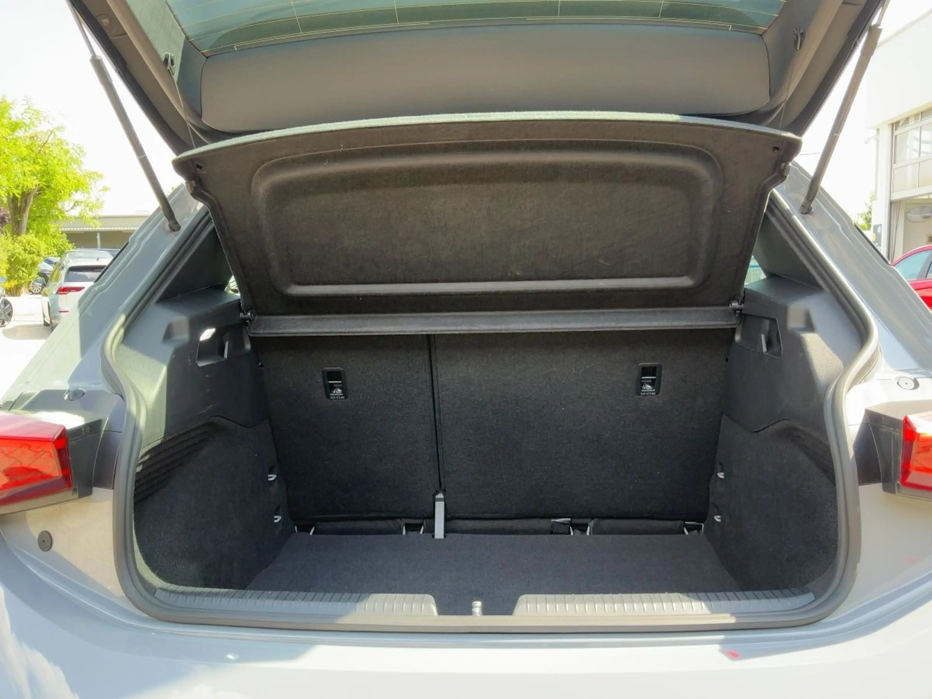 CUPRA Born 150kw (62kw) 5JG+LED+SHZ+2xPDC+DAB+NSW+19" — photo 14