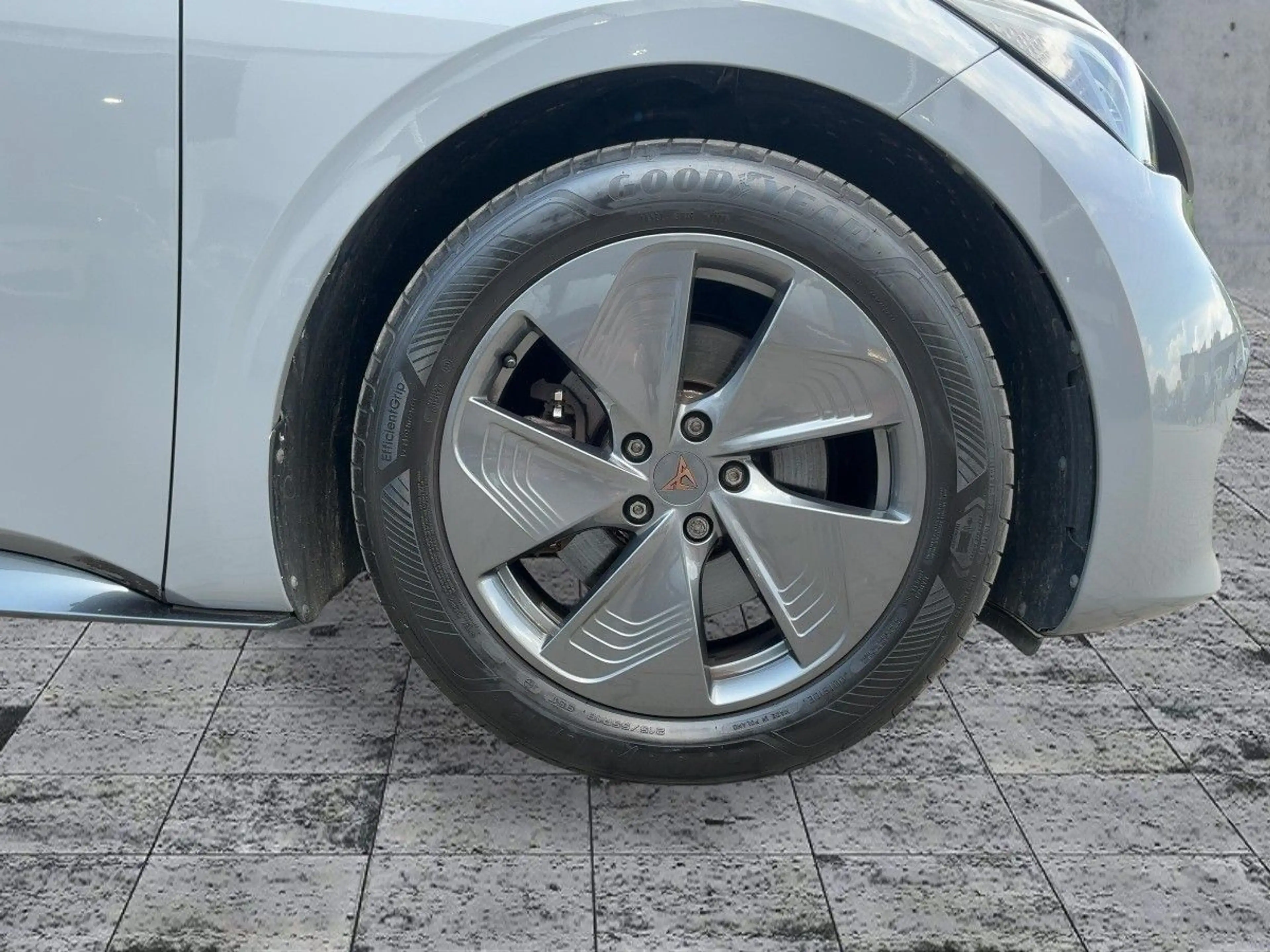 CUPRA Born 150kw (62kw) 5JG+LED+SHZ+2xPDC+DAB+NSW+19" — photo 8