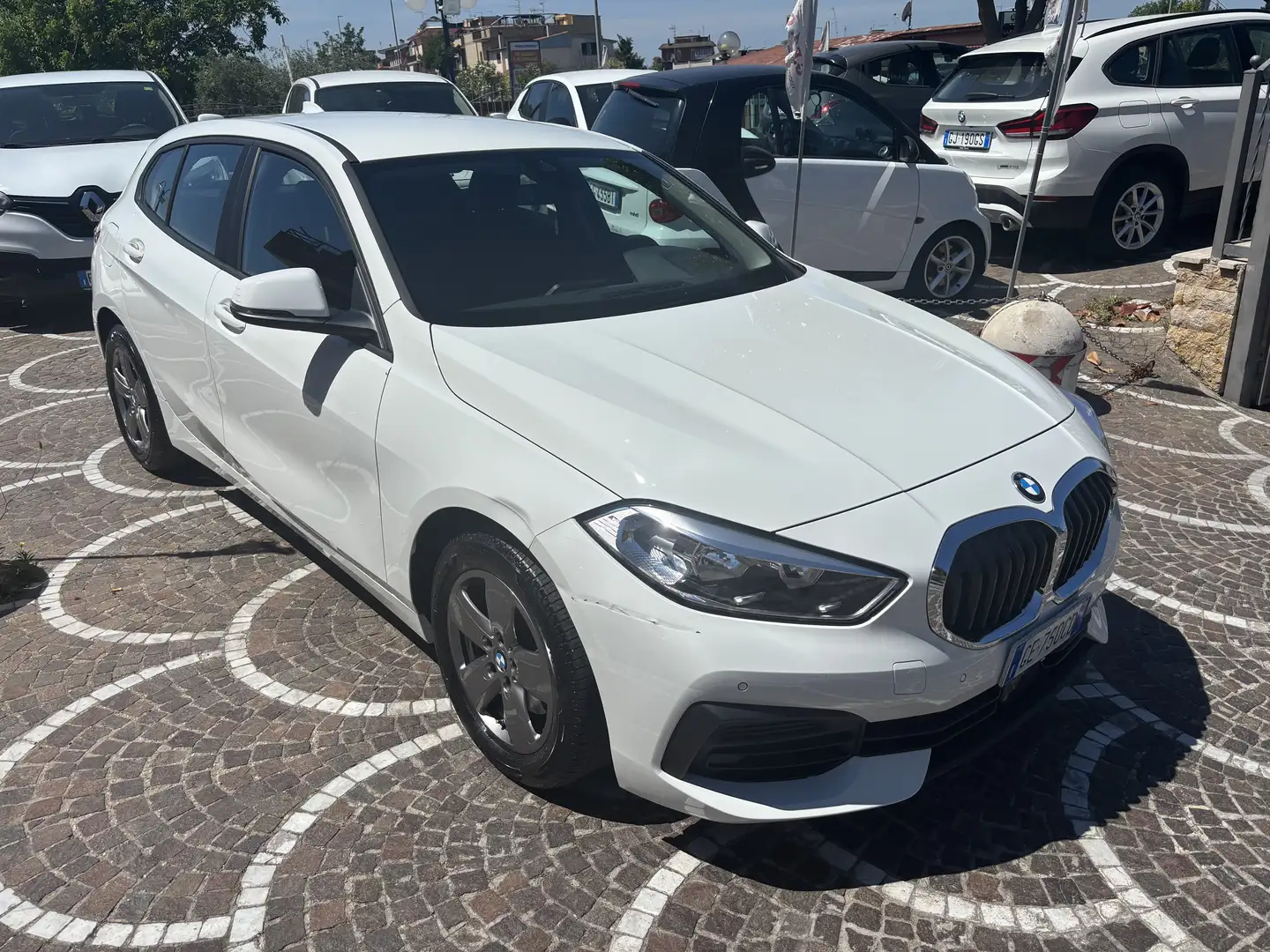BMW 118 118d Advantage auto Weiß - 2
