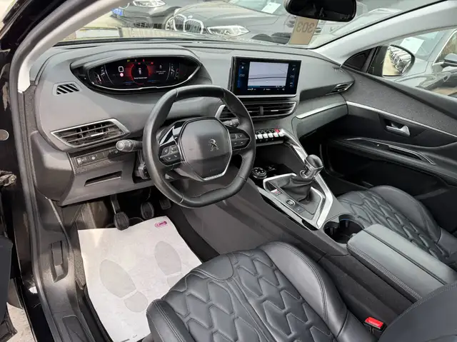 Peugeot 3008 view 13