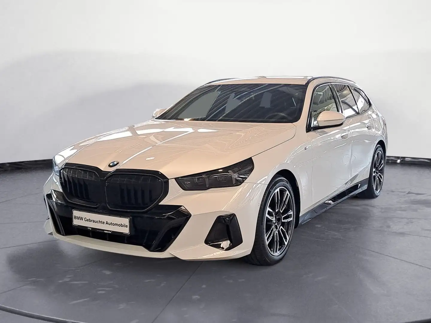 BMW 520 d Touring M Sport Navi H&K AHK HeadUp Iconic Weiß - 2