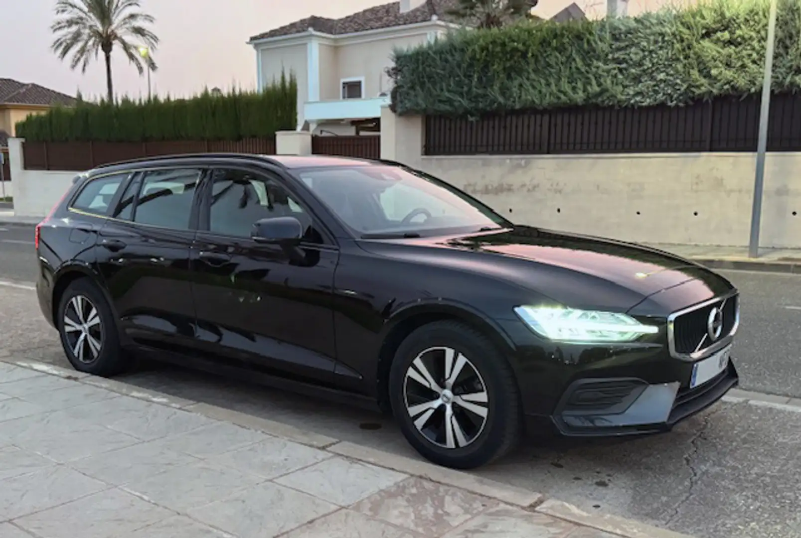 Volvo V60 D3 Momentum Pro Negro - 2
