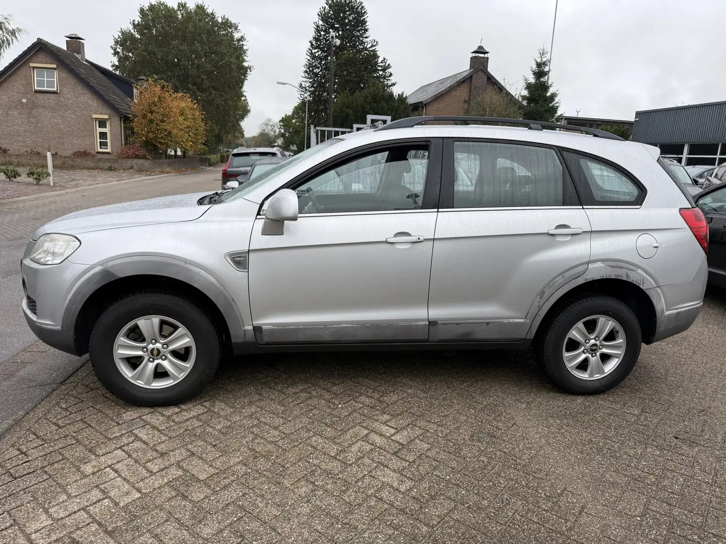 Chevrolet Captiva 2.0 VCDI Executive Grijs - 2