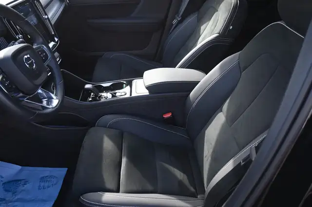 Volvo XC40 view 14
