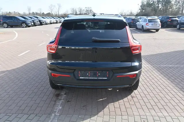 Volvo XC40 view 7