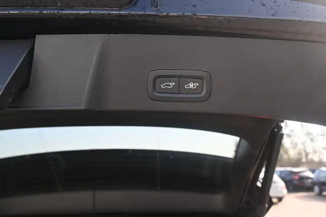 Volvo XC40 view 9