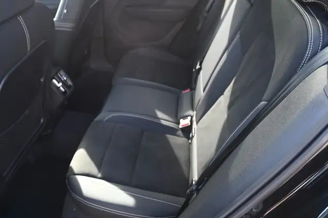 Volvo XC40 view 11