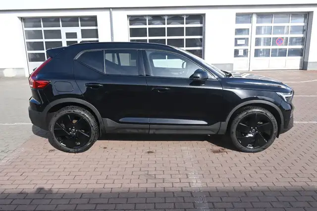 Volvo XC40 view 5
