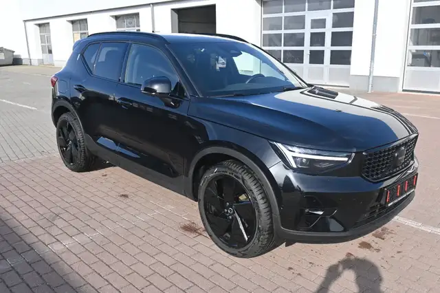 Volvo XC40 view 4