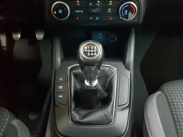 Ford Focus view 10