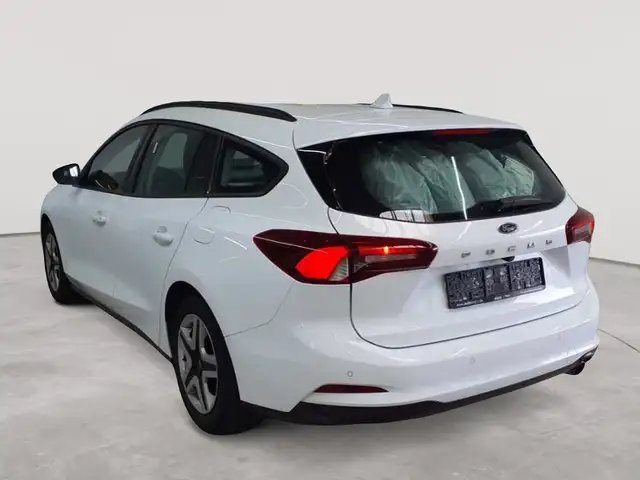 Ford Focus view 5