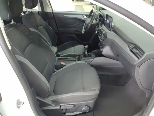 Ford Focus view 7