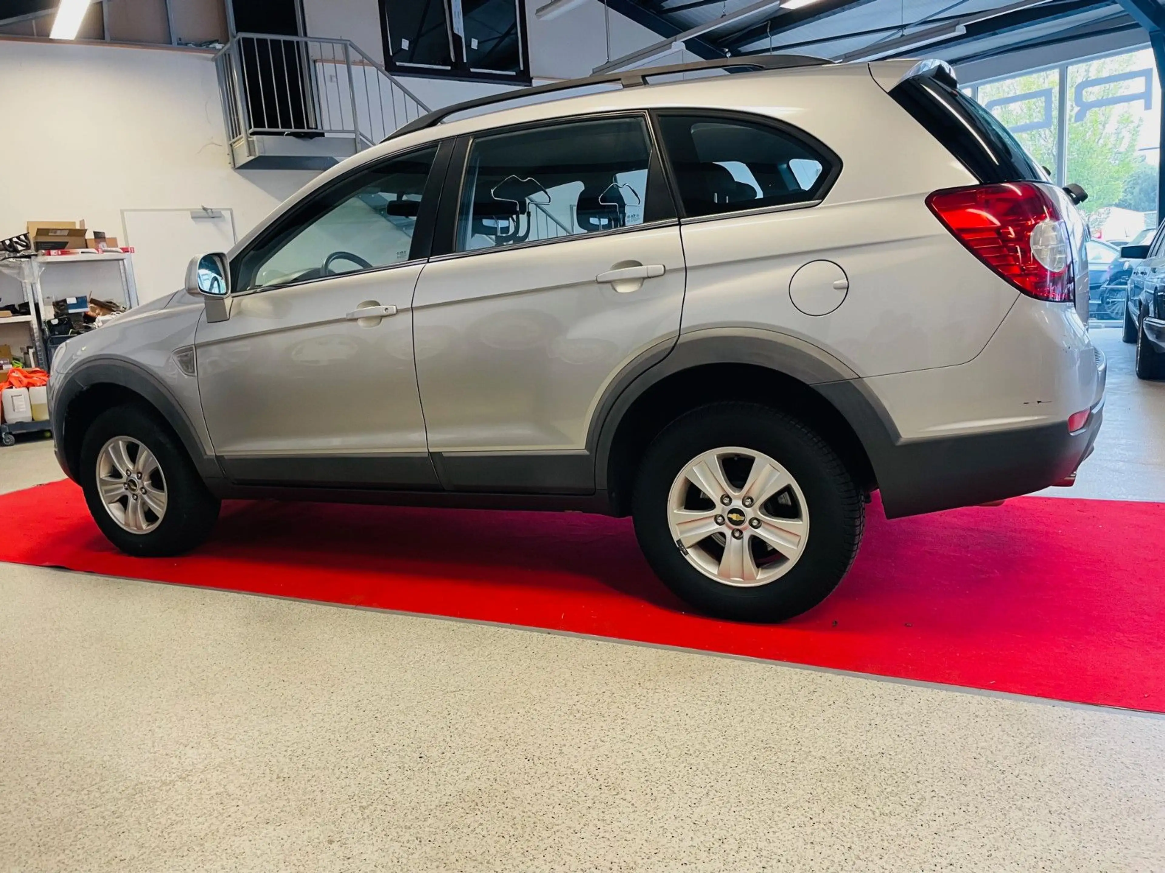 Chevrolet Captiva 2.4 LS 2WD -Tüv neu -Gewährleistung — photo 10