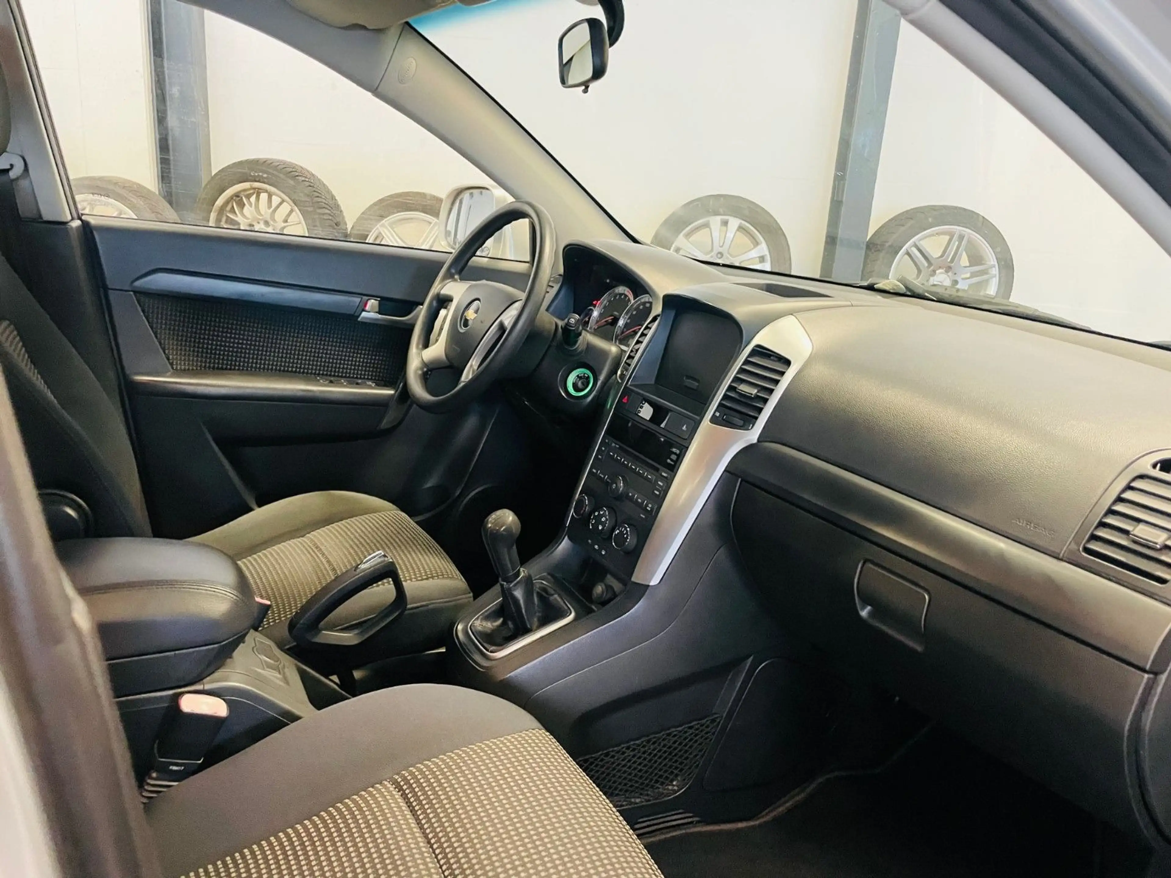Chevrolet Captiva 2.4 LS 2WD -Tüv neu -Gewährleistung — photo 7