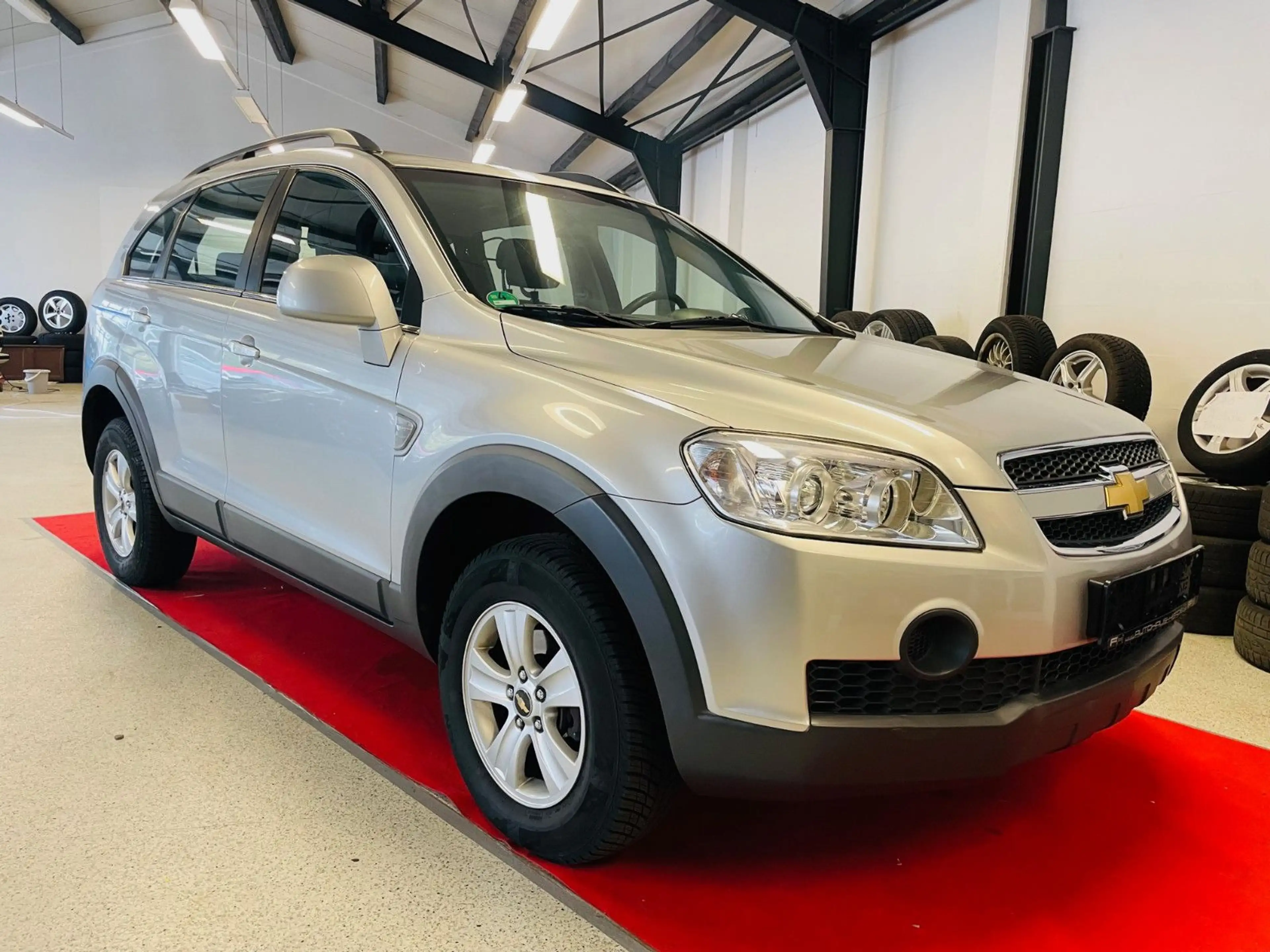 Chevrolet Captiva 2.4 LS 2WD -Tüv neu -Gewährleistung — photo 4