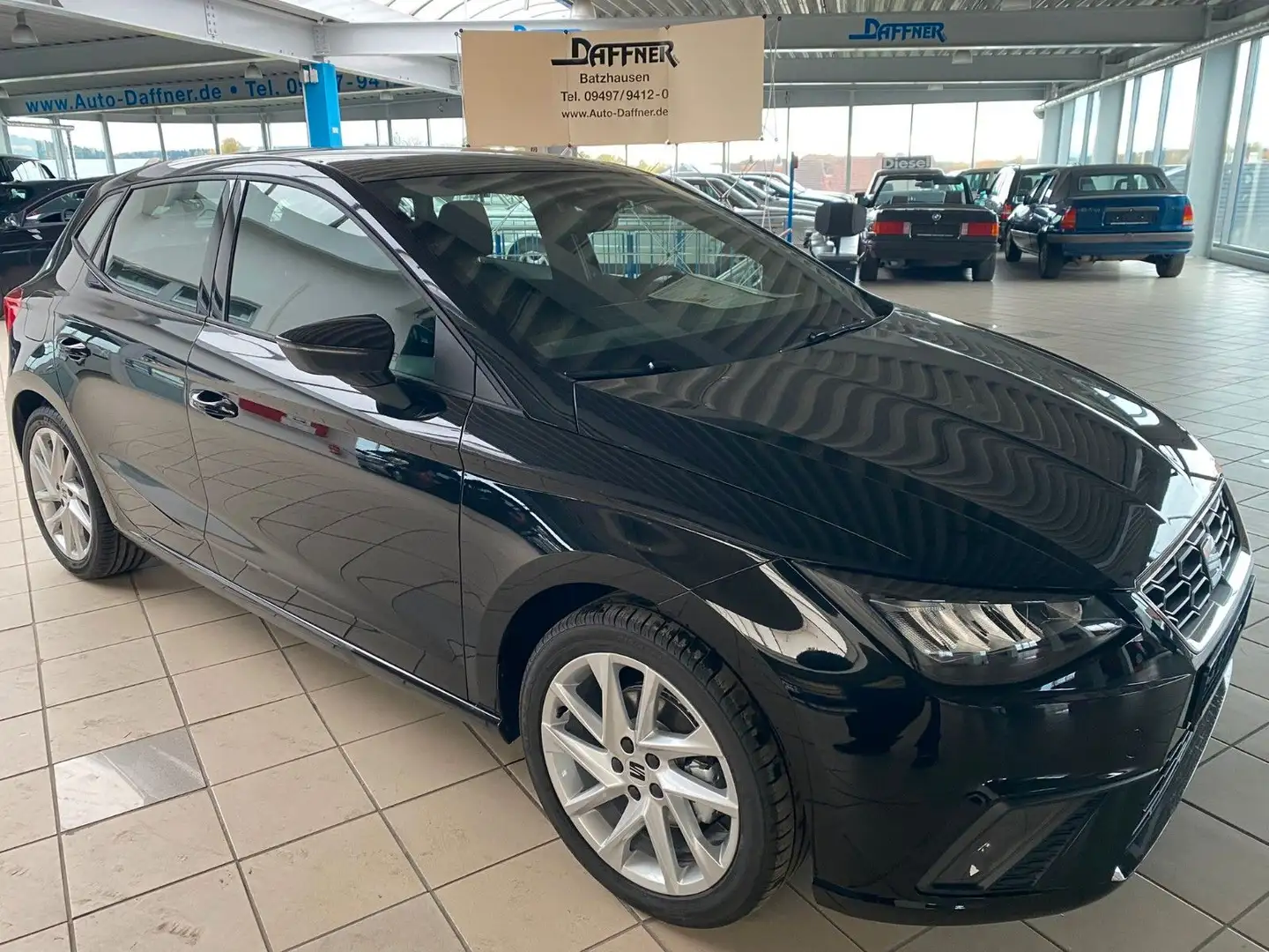 SEAT Ibiza 1.0 TSI 85kW FR /DAB/SZHZG/PDC/Kamera Noir - 1