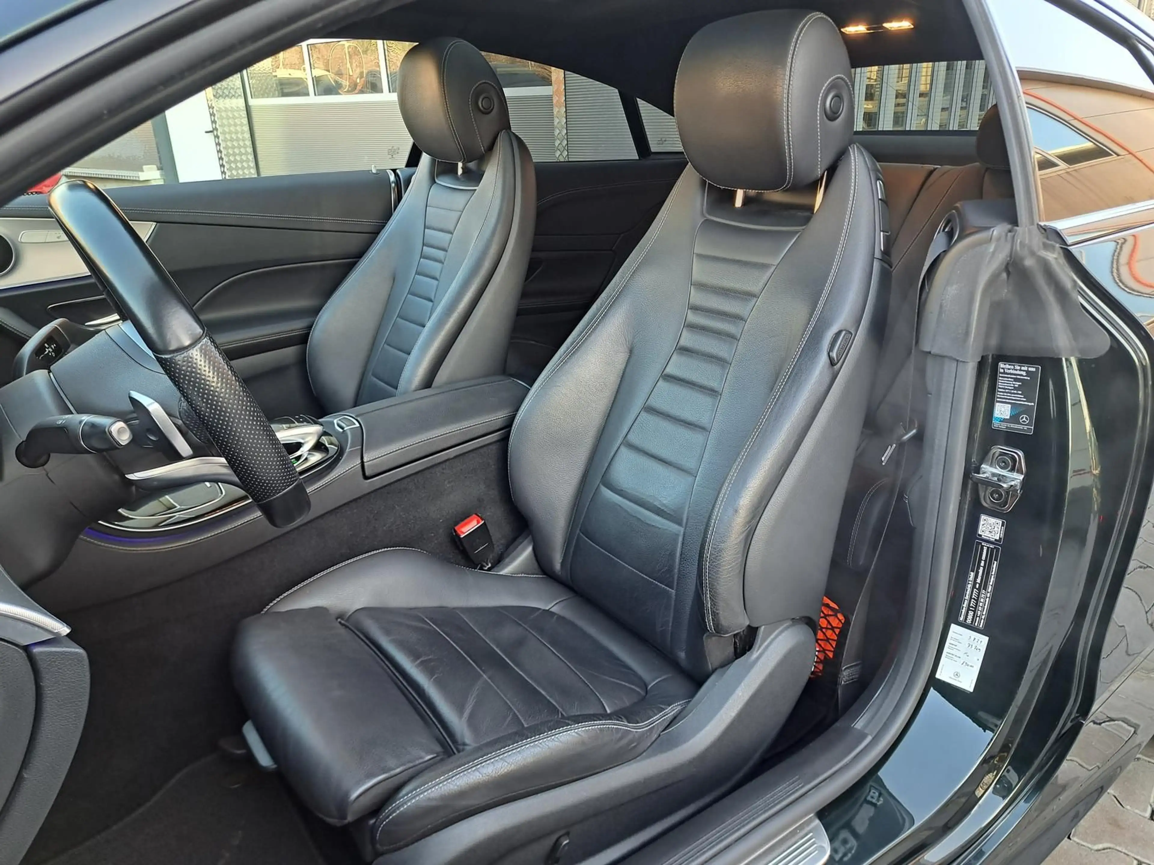 Mercedes-Benz E 450 4Matic Coupe AMG Line°360°Shzg°Pano°TWA°BT — photo 11