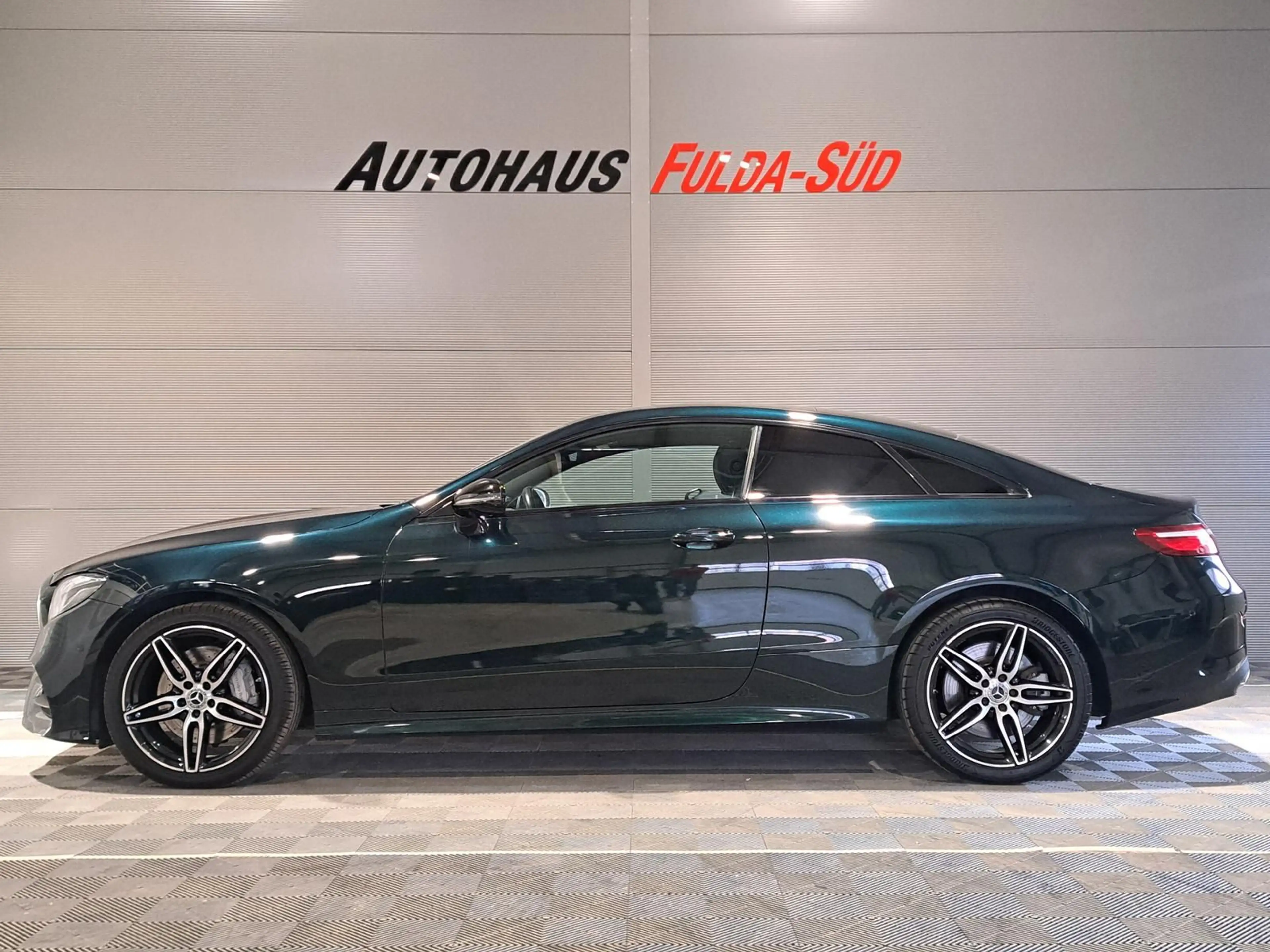 Mercedes-Benz E 450 4Matic Coupe AMG Line°360°Shzg°Pano°TWA°BT — photo 6