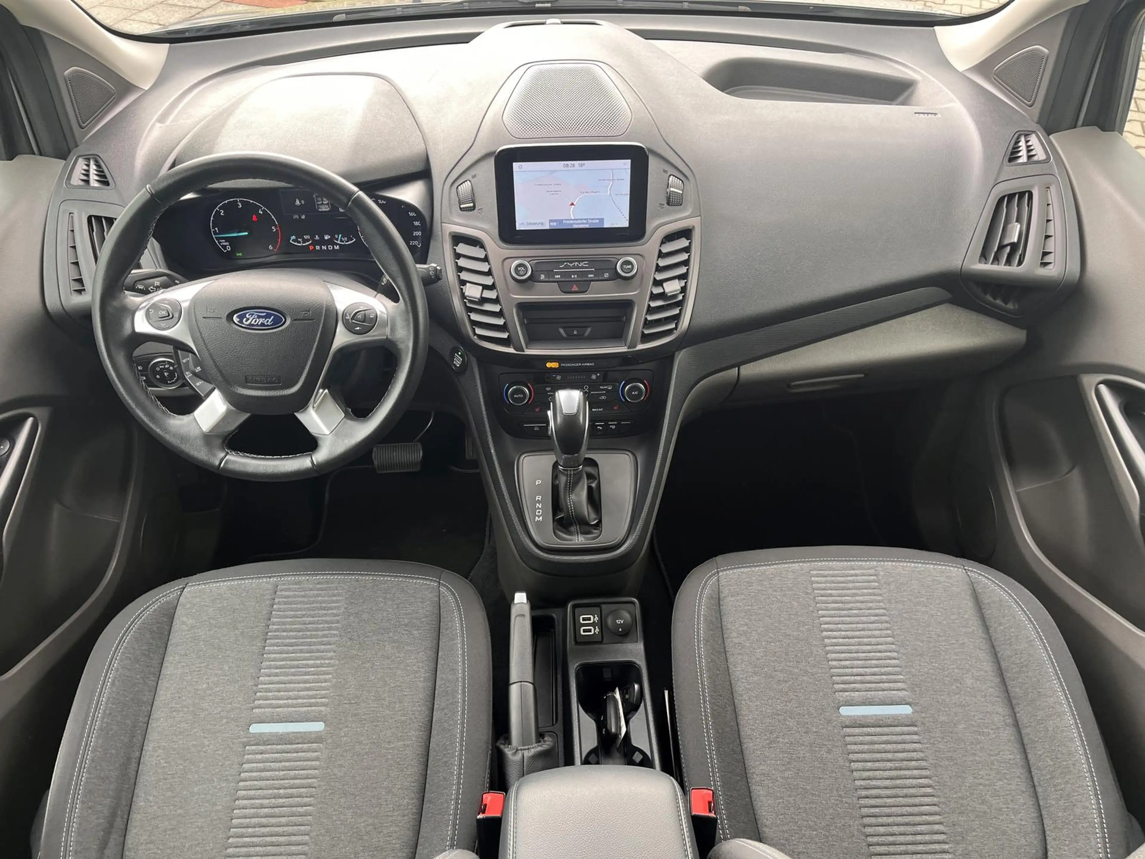 Ford Grand Tourneo Active 1.5 EcoBlue TDCi//P.Dach// — photo 9