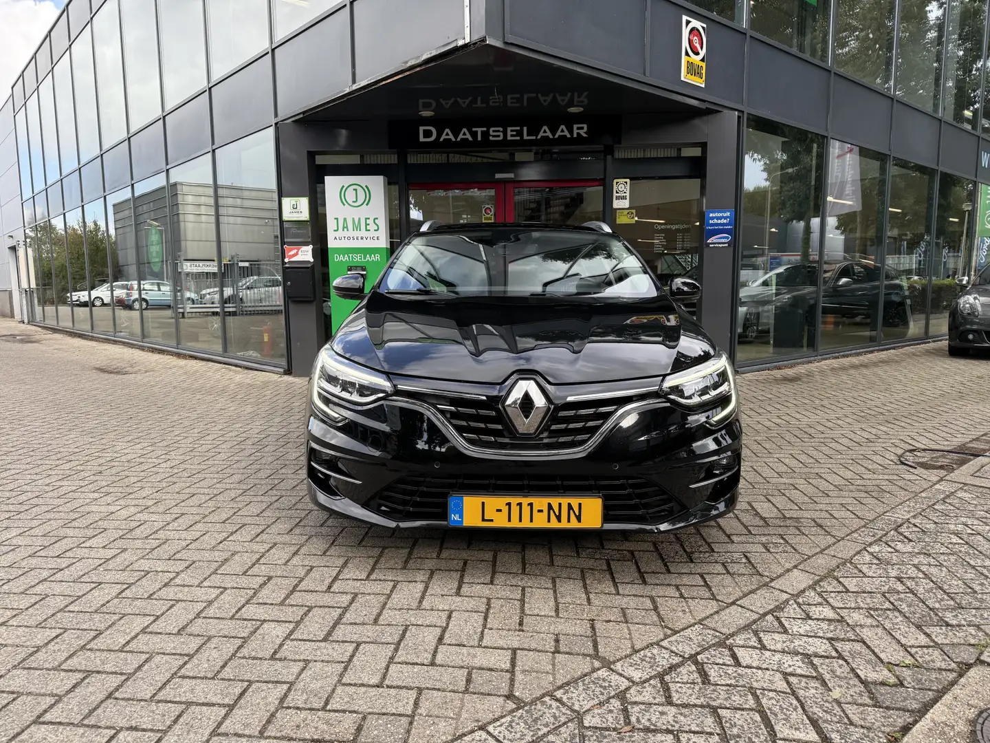 Renault Megane E-Tech Estate 1.6 Plug-In Hybrid 160 Intens Zwart - 1