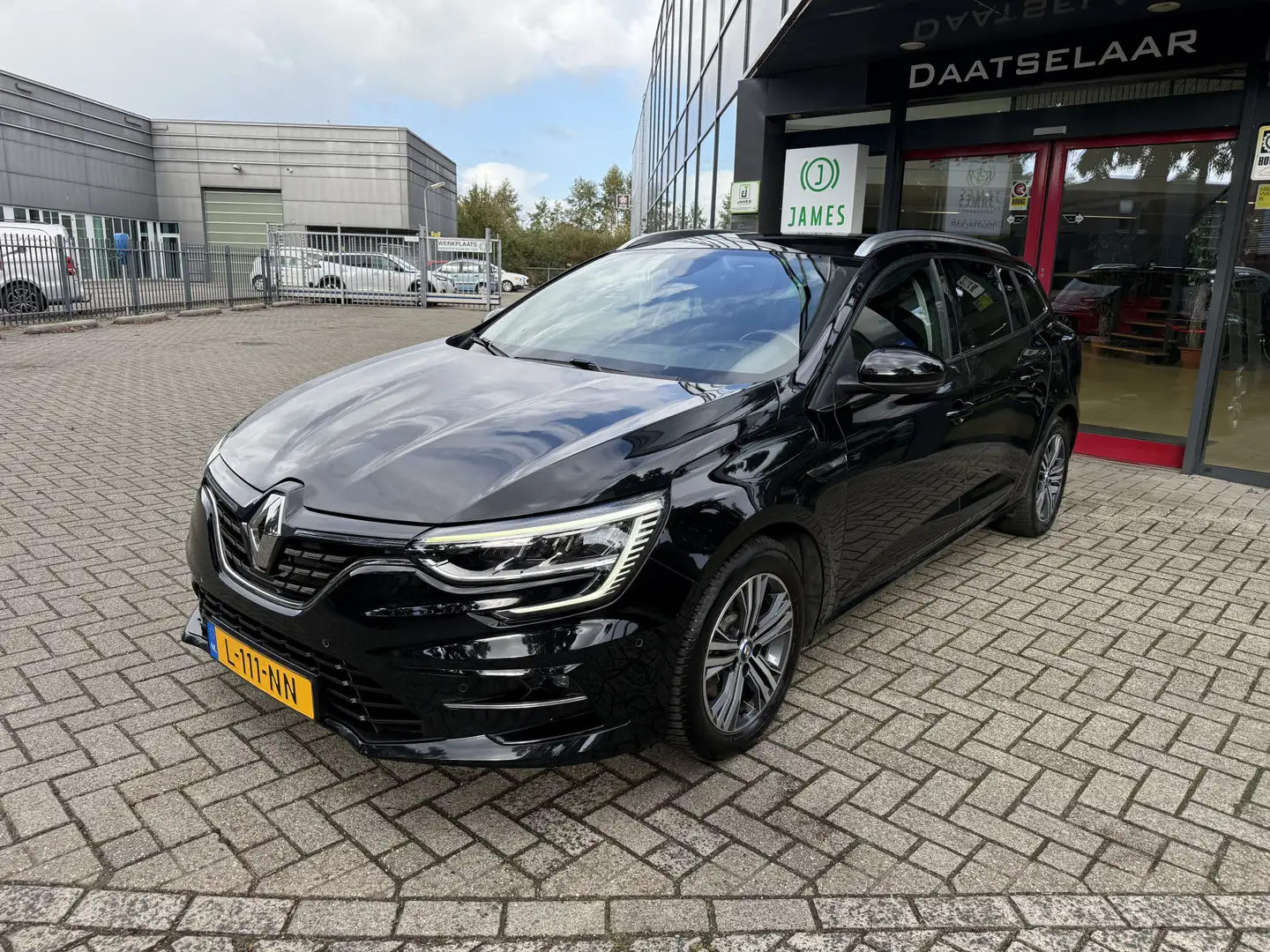 Renault Megane E-Tech Estate 1.6 Plug-In Hybrid 160 Intens Zwart - 2