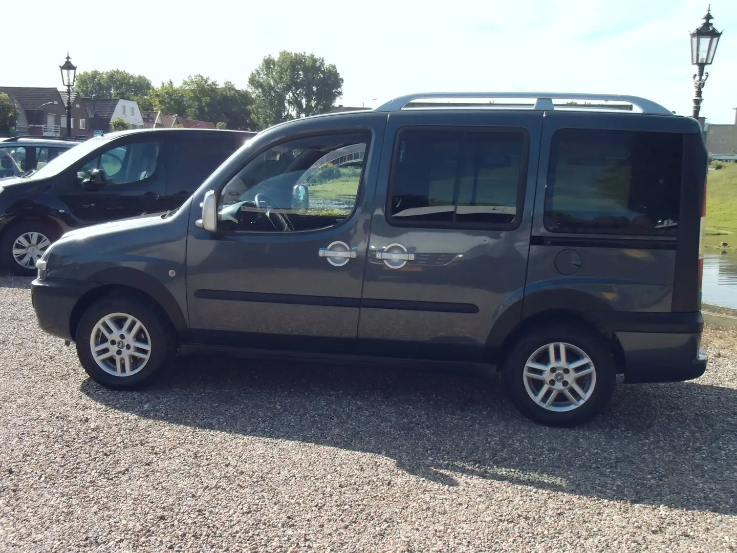 Fiat Doblo 1.6-16V ELX-airco Grijs - 2