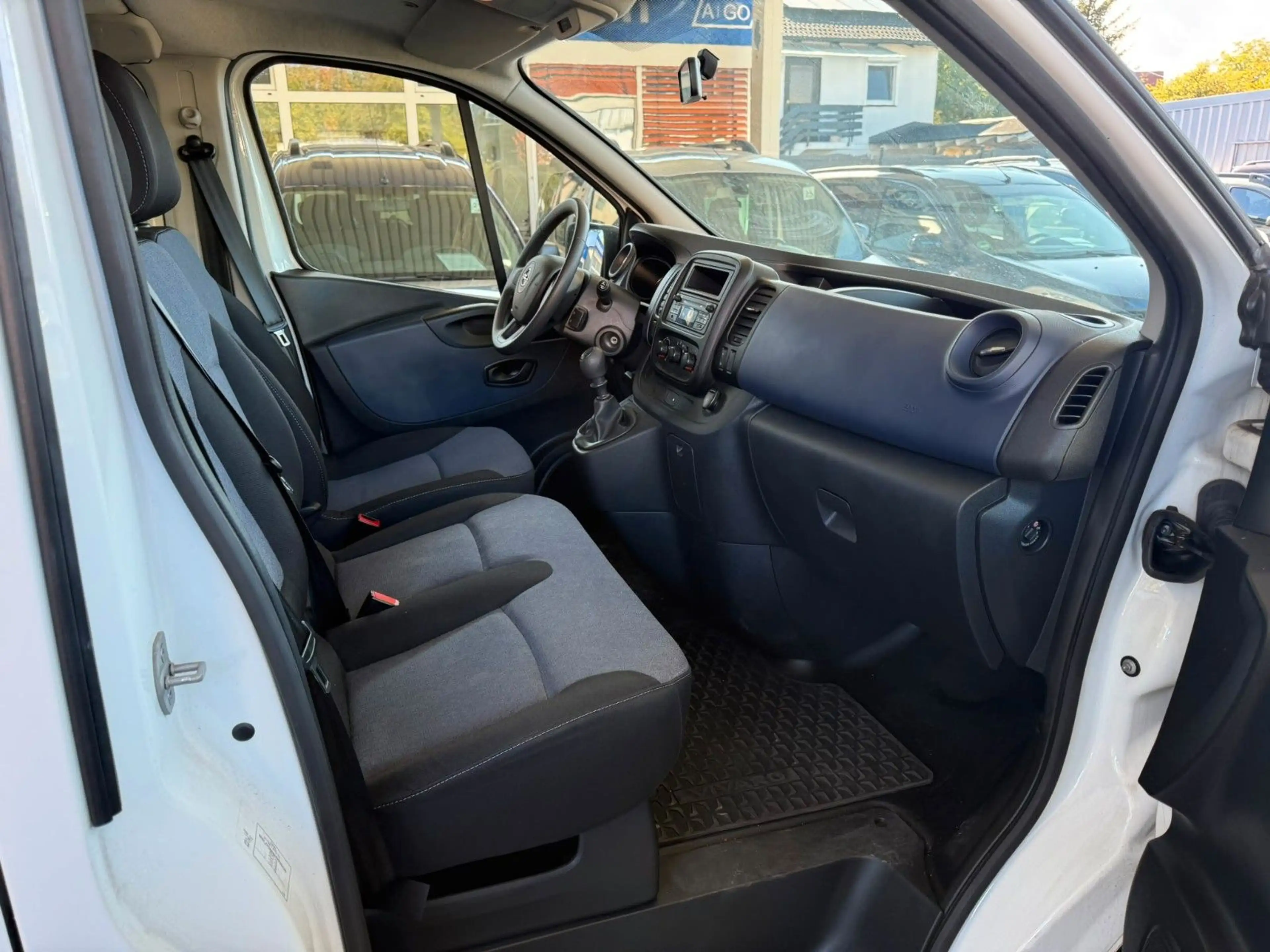 Opel Vivaro B Kombi Combi L1H1*9-Sitze* — photo 8