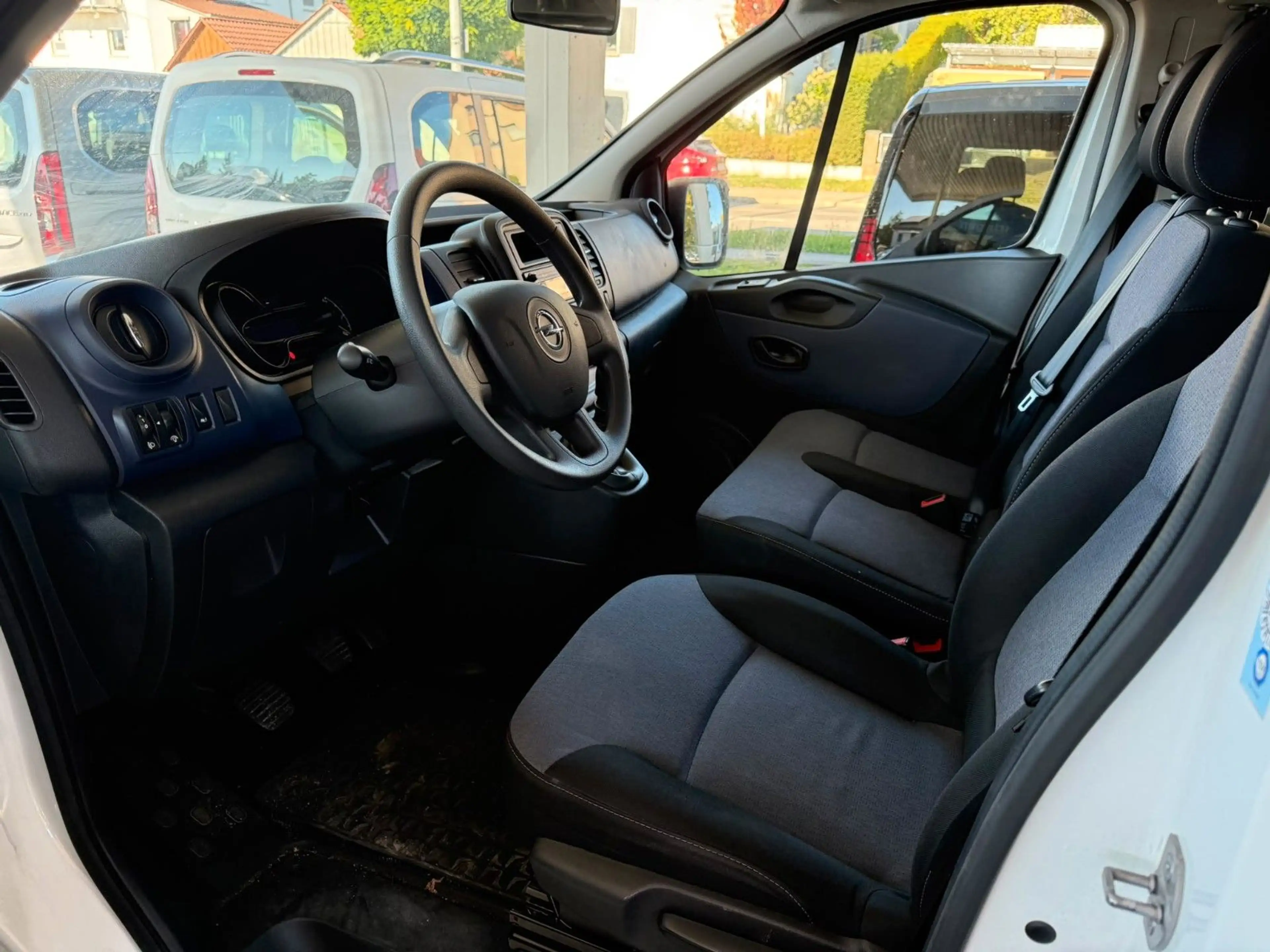 Opel Vivaro B Kombi Combi L1H1*9-Sitze* — photo 7
