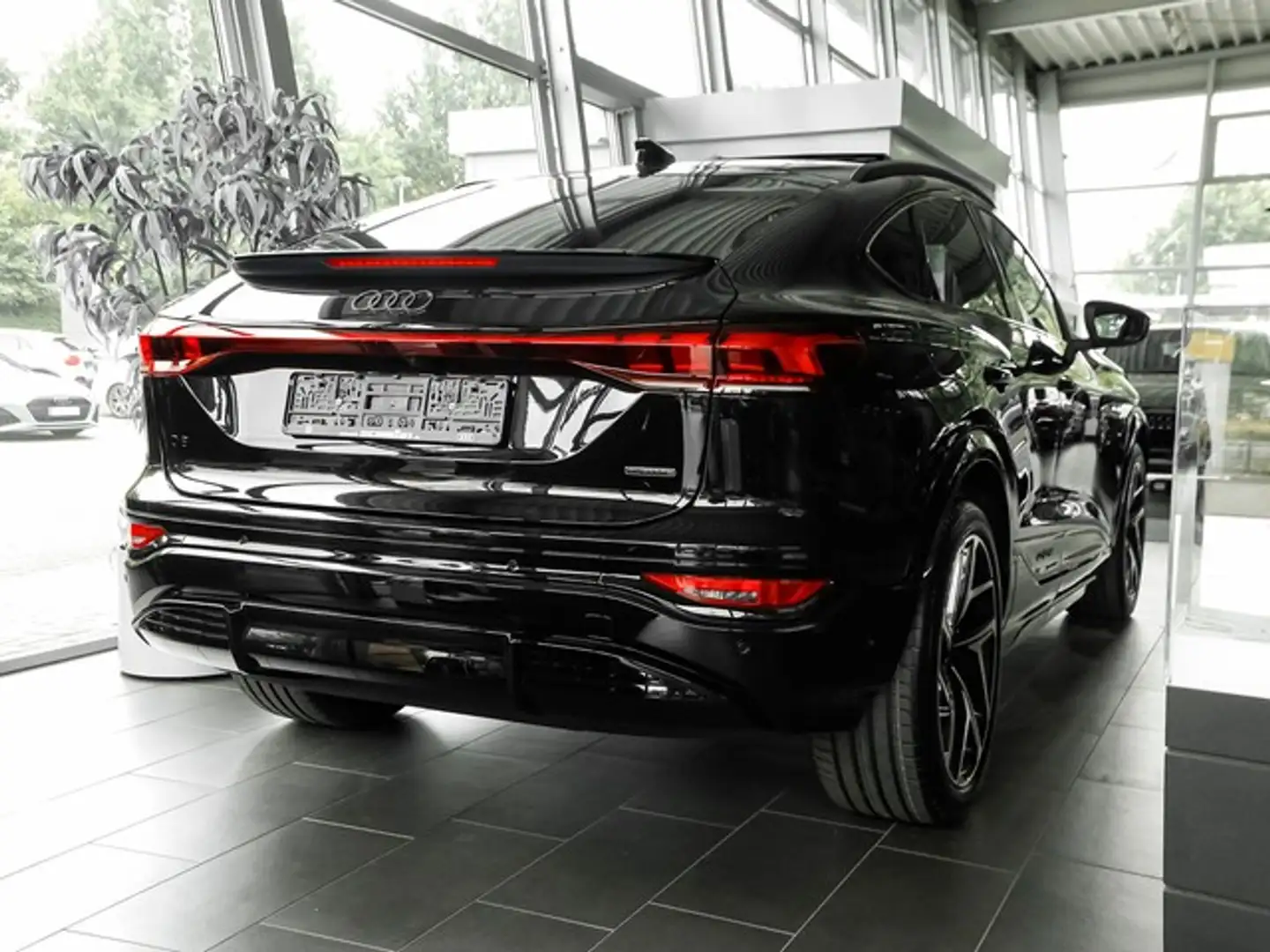 Audi Q6 Sportback e-tron quattro UPE 104.950,00 S line ... Чорний - 2