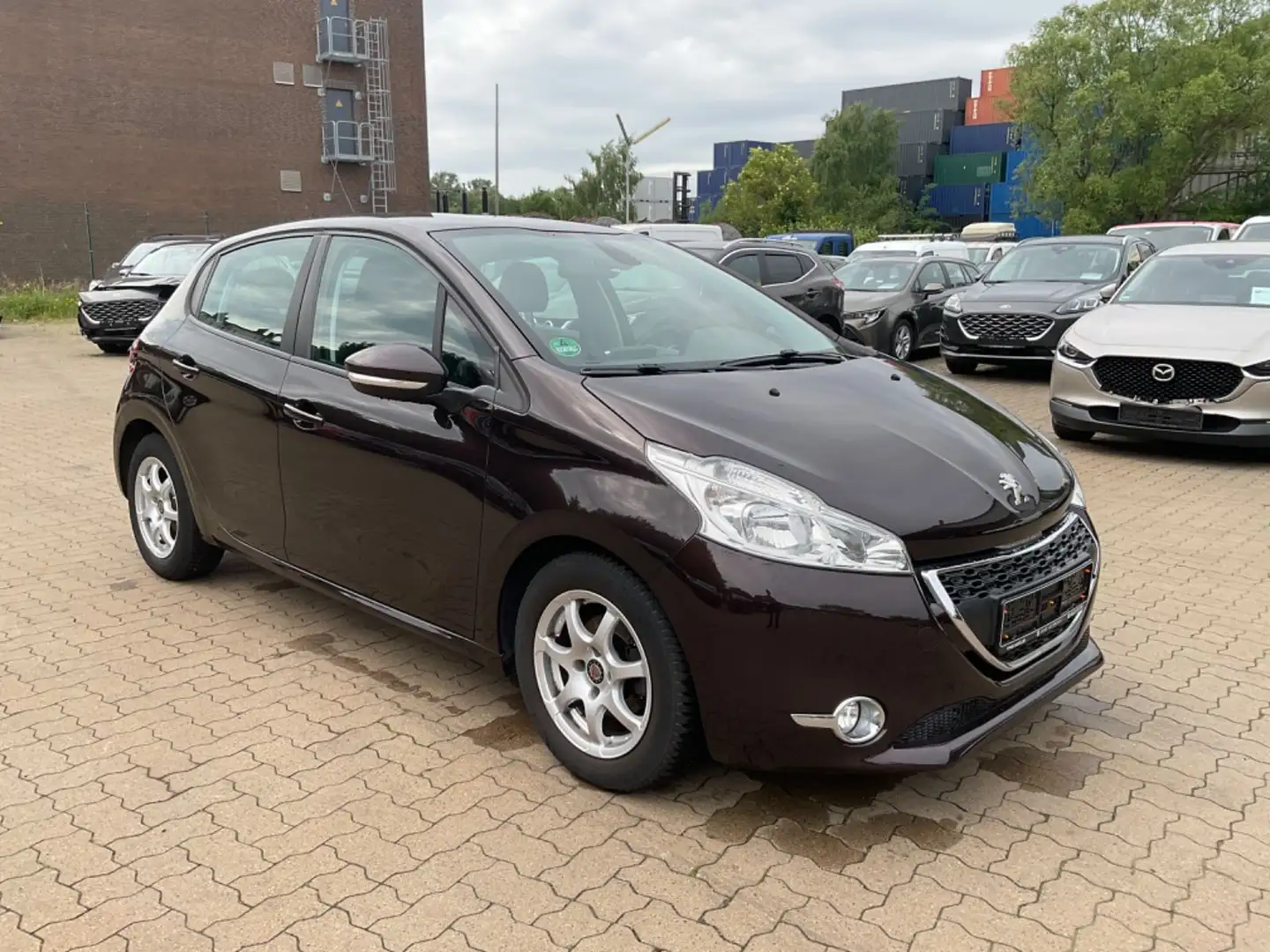 Peugeot 208 Active *TÜV NEU* Schwarz - 2
