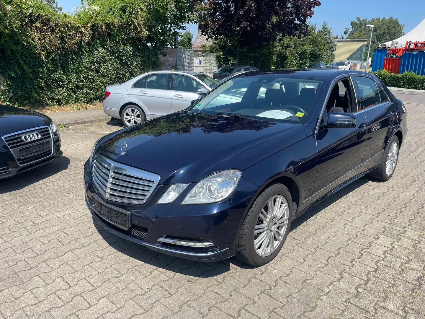 Mercedes-Benz E 250 CDI 4Matic (212.082) Juli 2026 Tüv Blau - 1