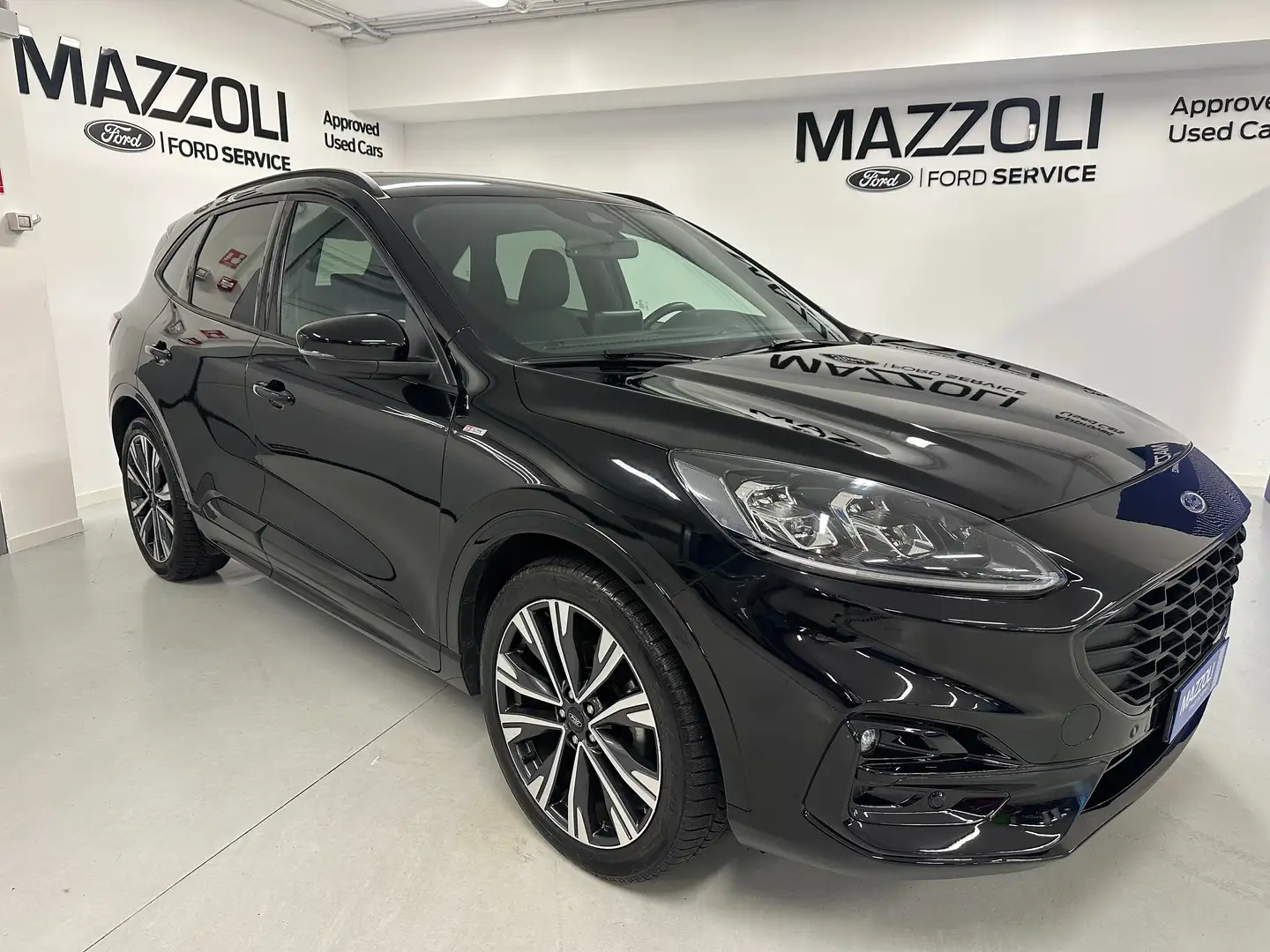 Ford Kuga 1.5 ecoblue ST-Line X 2wd 120cv auto Nero - 1