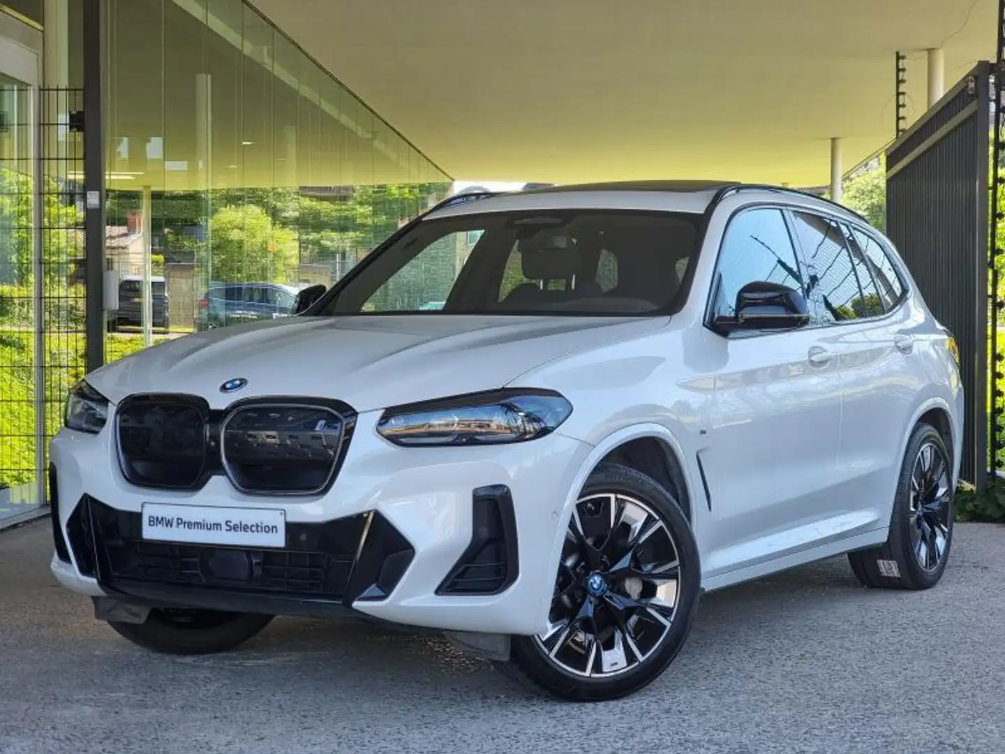 BMW iX3 Kit M Weiß - 1