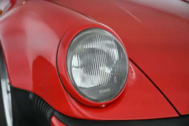 Porsche 911 view 16