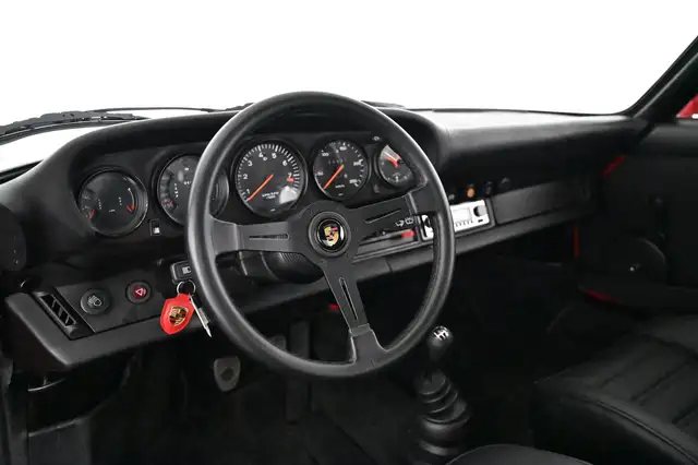 Porsche 911 view 23