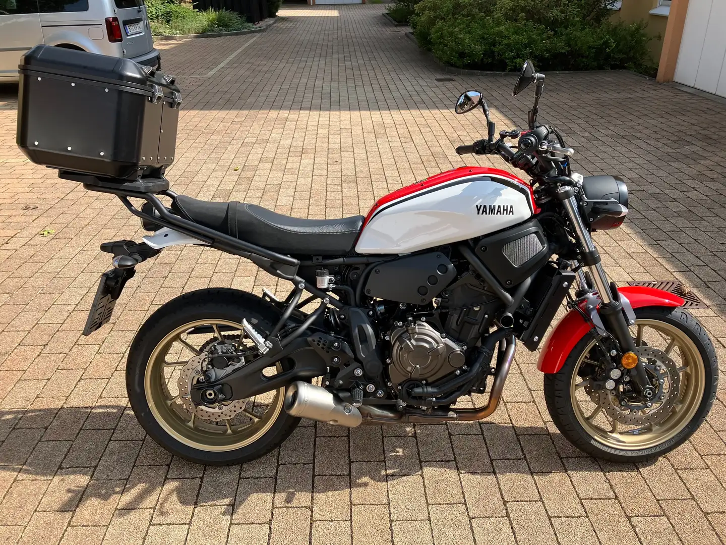 Yamaha XSR 700 WENIG KM! Červená - 1