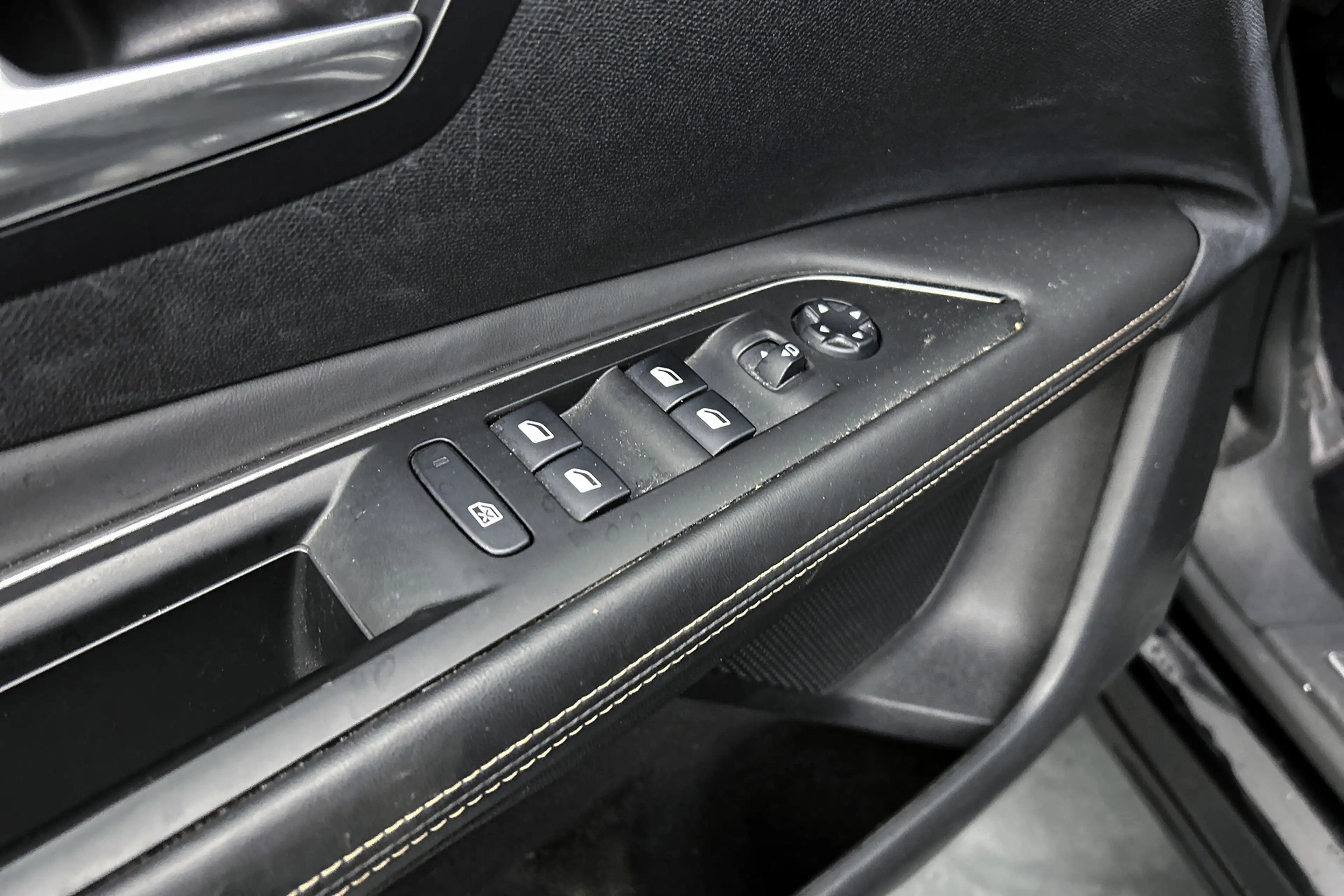 Peugeot 3008 1.6 e-THP GT Line | Trekhaak | Camera | Half leder — photo 19
