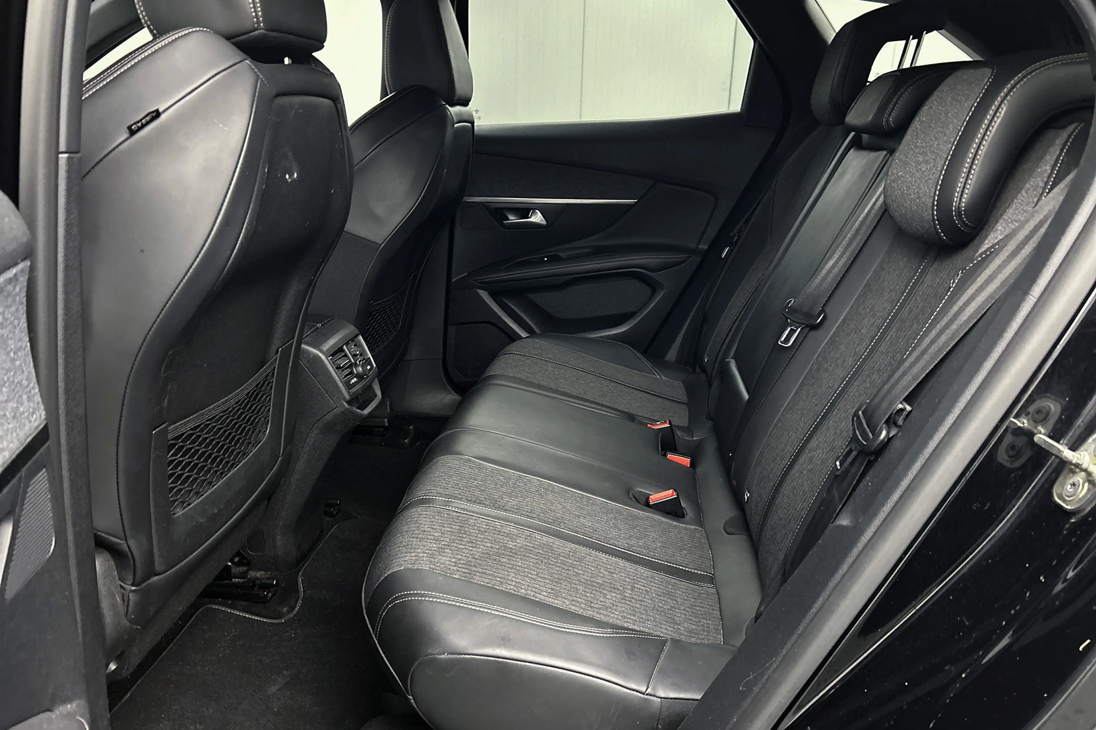 Peugeot 3008 1.6 e-THP GT Line | Trekhaak | Camera | Half leder — photo 24