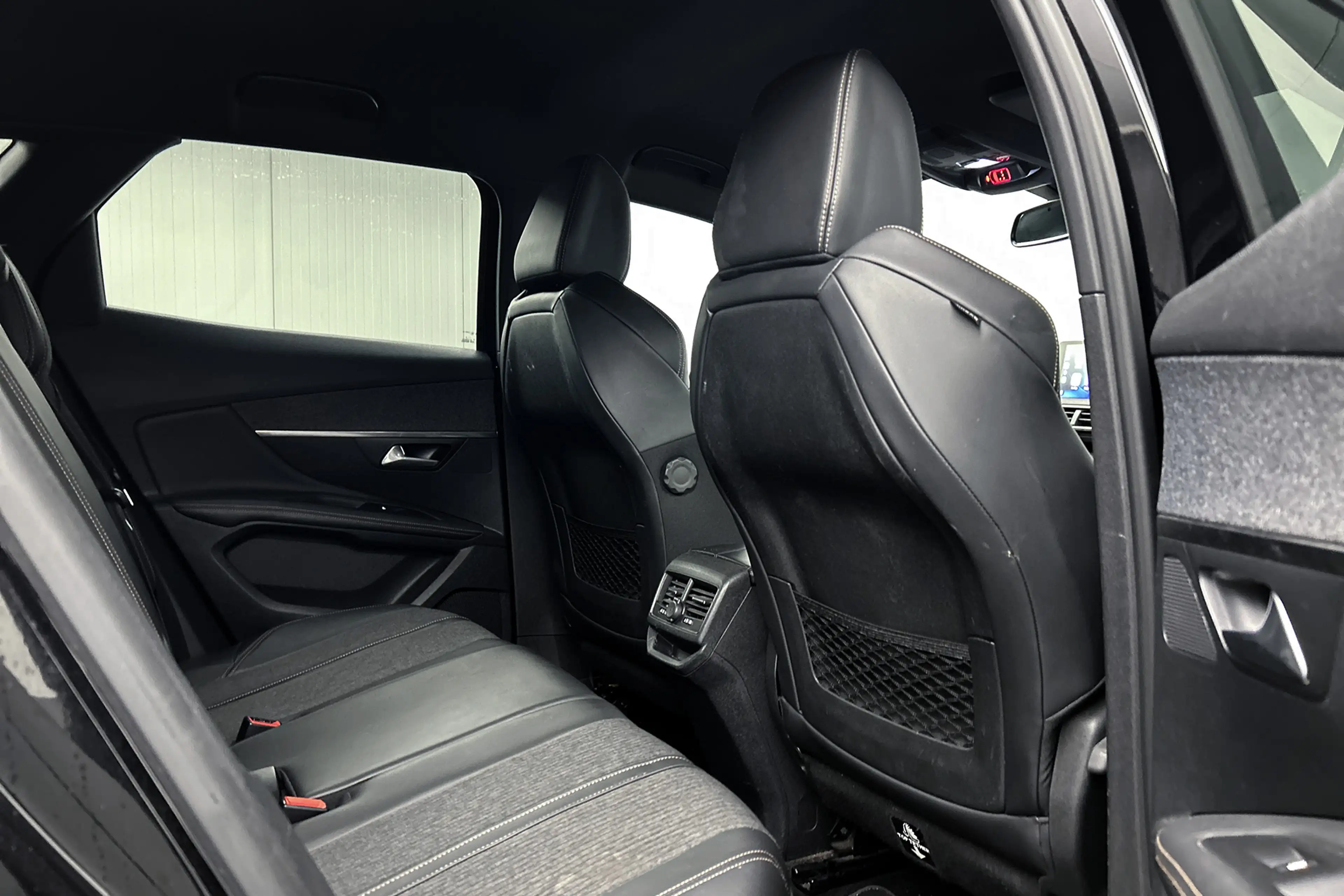 Peugeot 3008 1.6 e-THP GT Line | Trekhaak | Camera | Half leder — photo 15